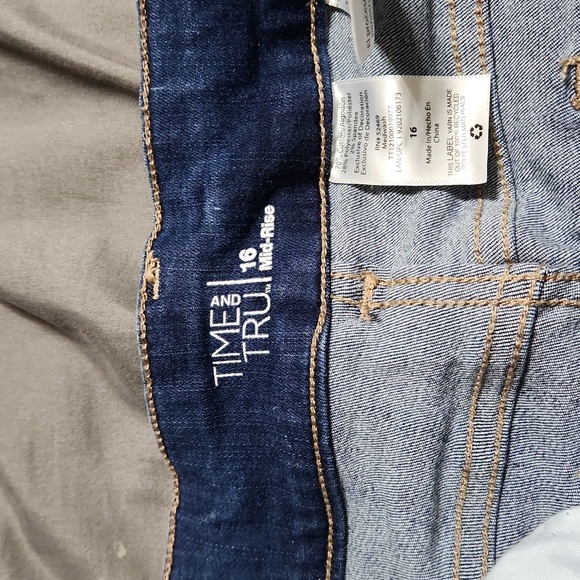 Jeans - Picture 2 of 4